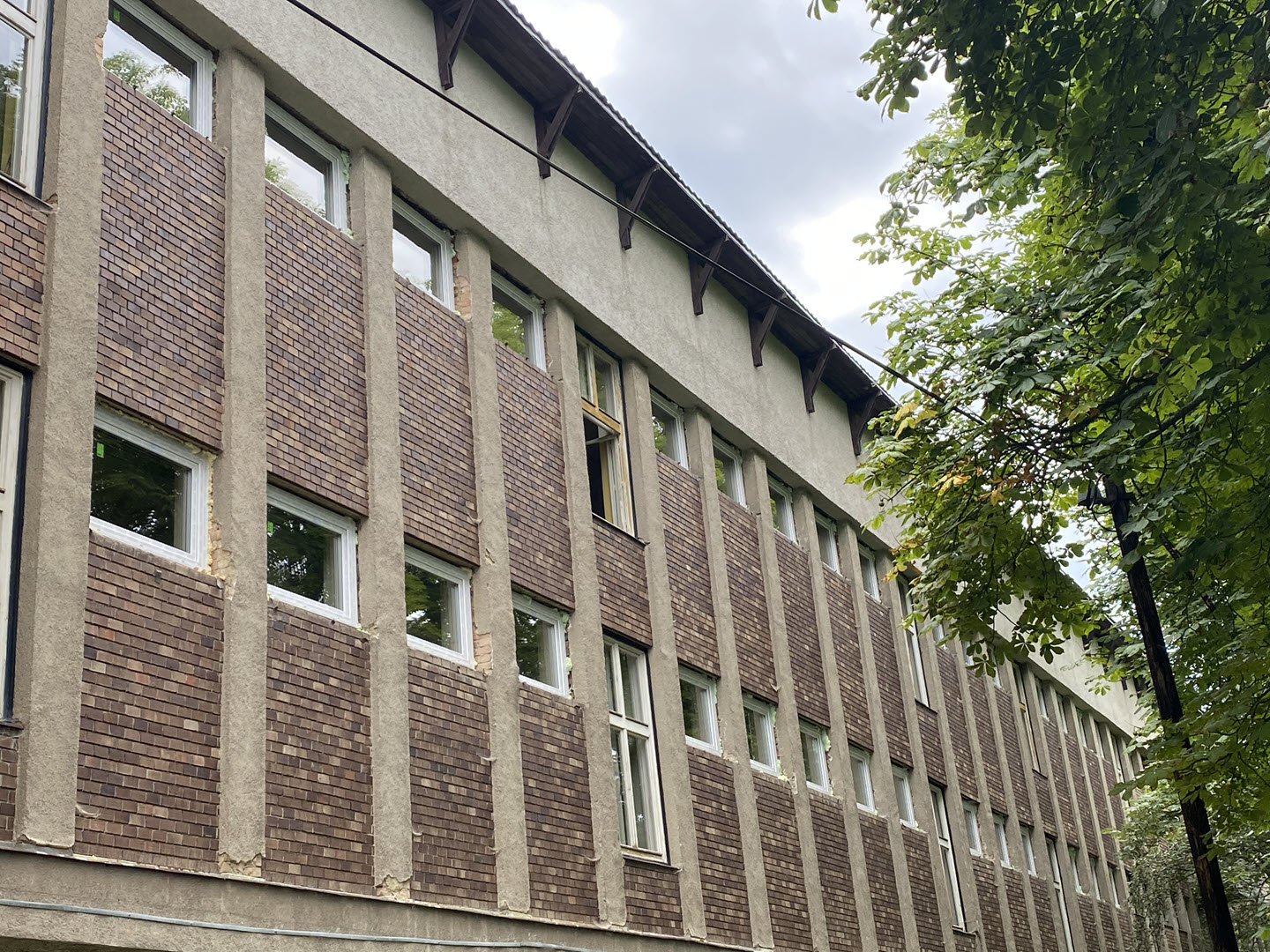 Výmena okien škola Maďarsko